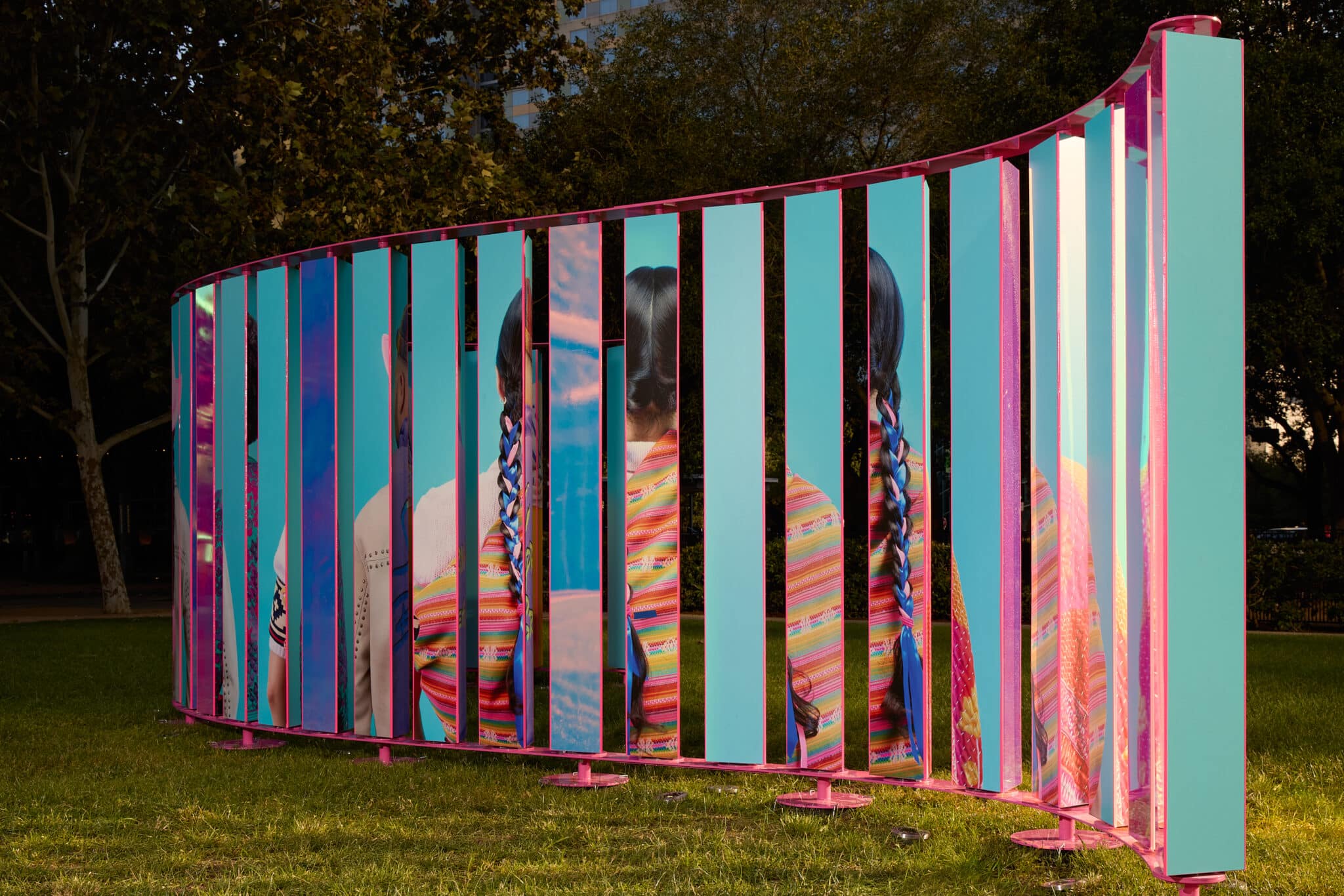 25-09-10_Houston_NickiEvansPhoto_WeingartenArt_DiscoveryGreen_KarenNavarro_A0056