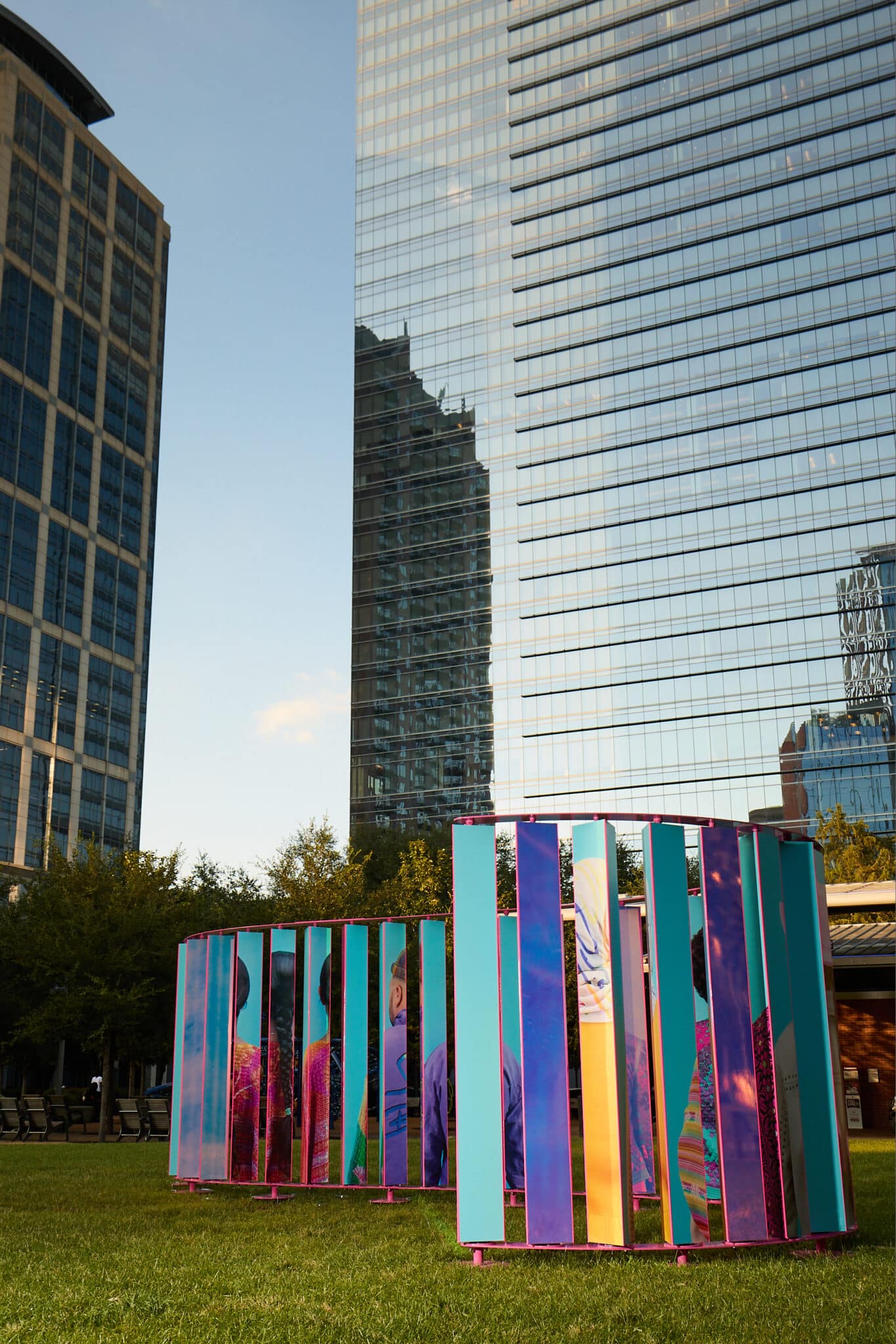 25-09-10_Houston_NickiEvansPhoto_WeingartenArt_DiscoveryGreen_KarenNavarro_A0075