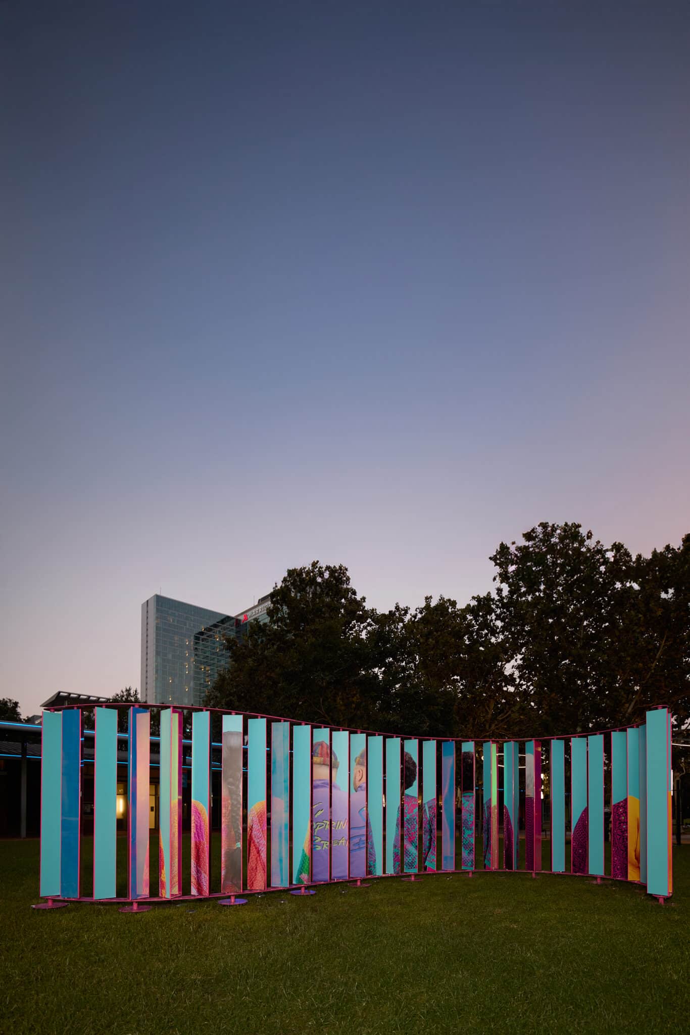 25-09-10_Houston_NickiEvansPhoto_WeingartenArt_DiscoveryGreen_KarenNavarro_A0100